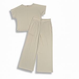 Max Studio London Set in Ivory Coast